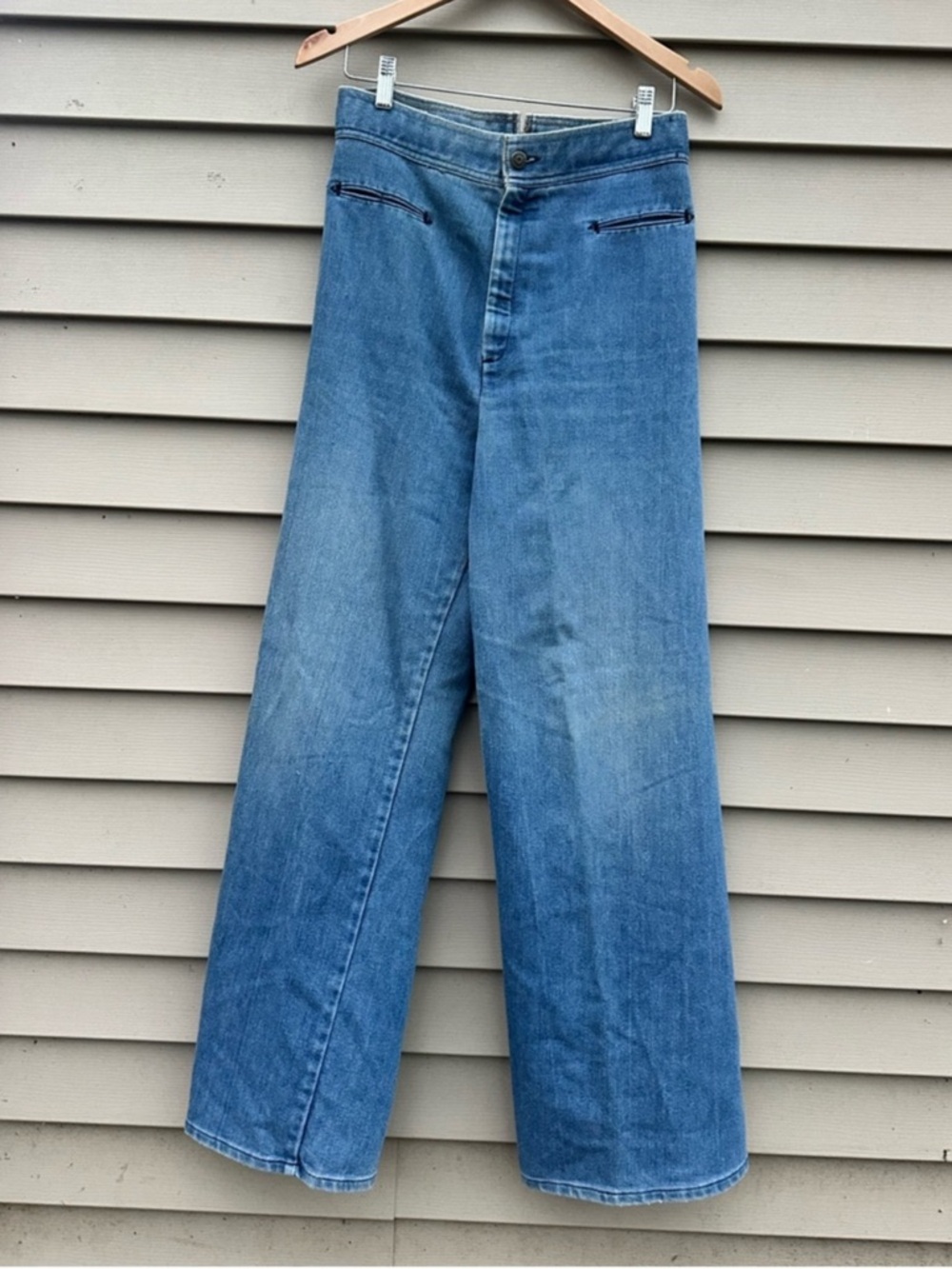 Vintage 70s Leviโs jeans High Waist Copper Tag wide leg womens 30โ
